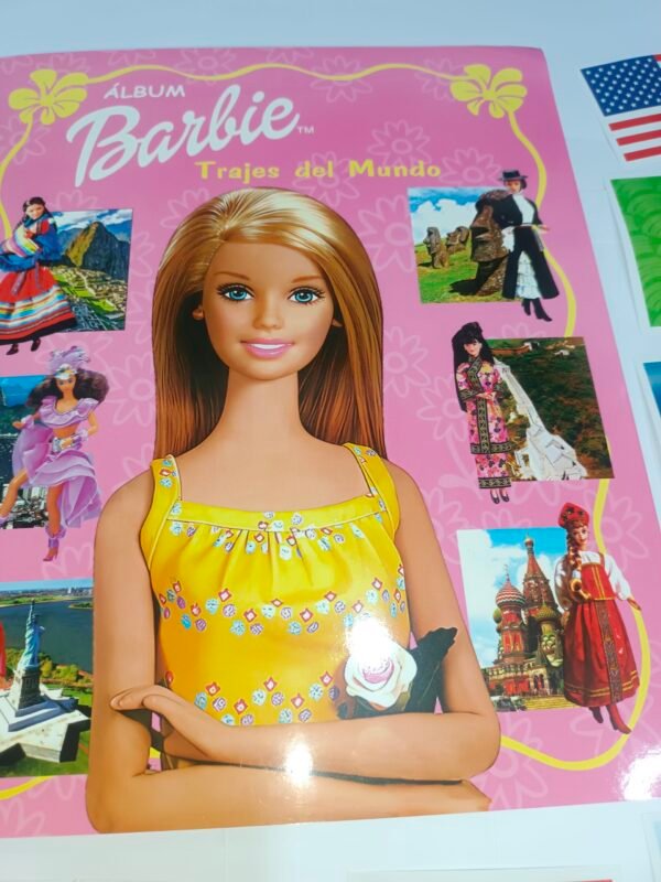 Álbum Barbie Trajes del mundo Completo a pegar + obsequios.
